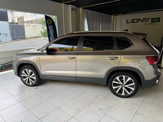 VOLKSWAGEN TAOS 1.4 250 TSI TOTAL FLEX HIGHLINE AUTOMÁTICO
